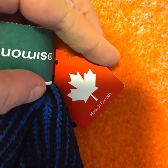 Unisex blue and black contrasting chunky rib knit tuque made in Canada NWT - Picture 5 of 8